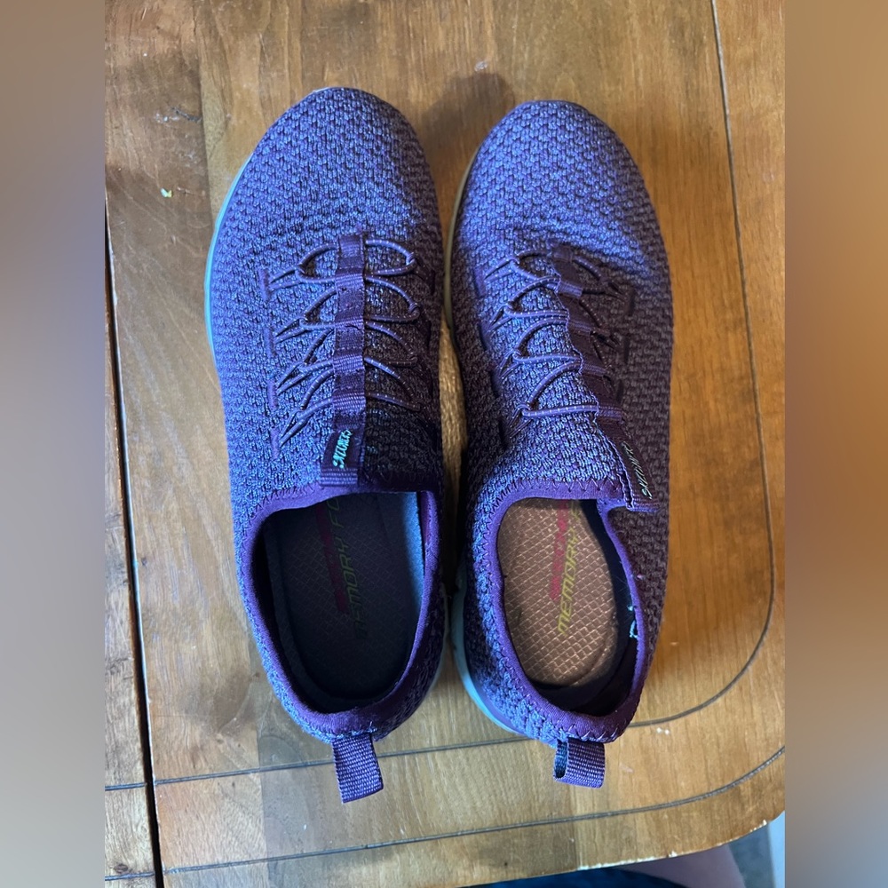 Skechers womens 6.5 tennis shoes